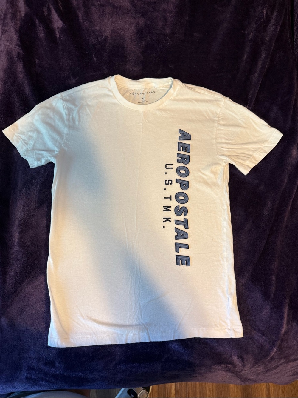 Aeropostale White Short-Sleeve Tee with Navy Vertical Logo